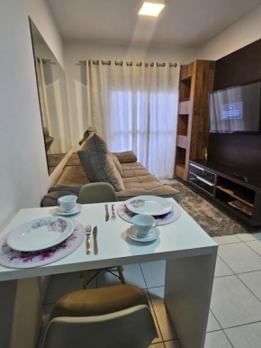 Apartamento com garagem e sacada